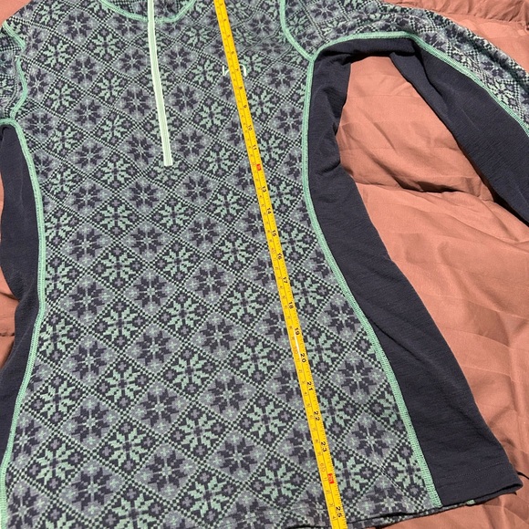 Kari Traa half zip first layer top, 100% Merino Wool. Beautiful pattern - Picture 9 of 12